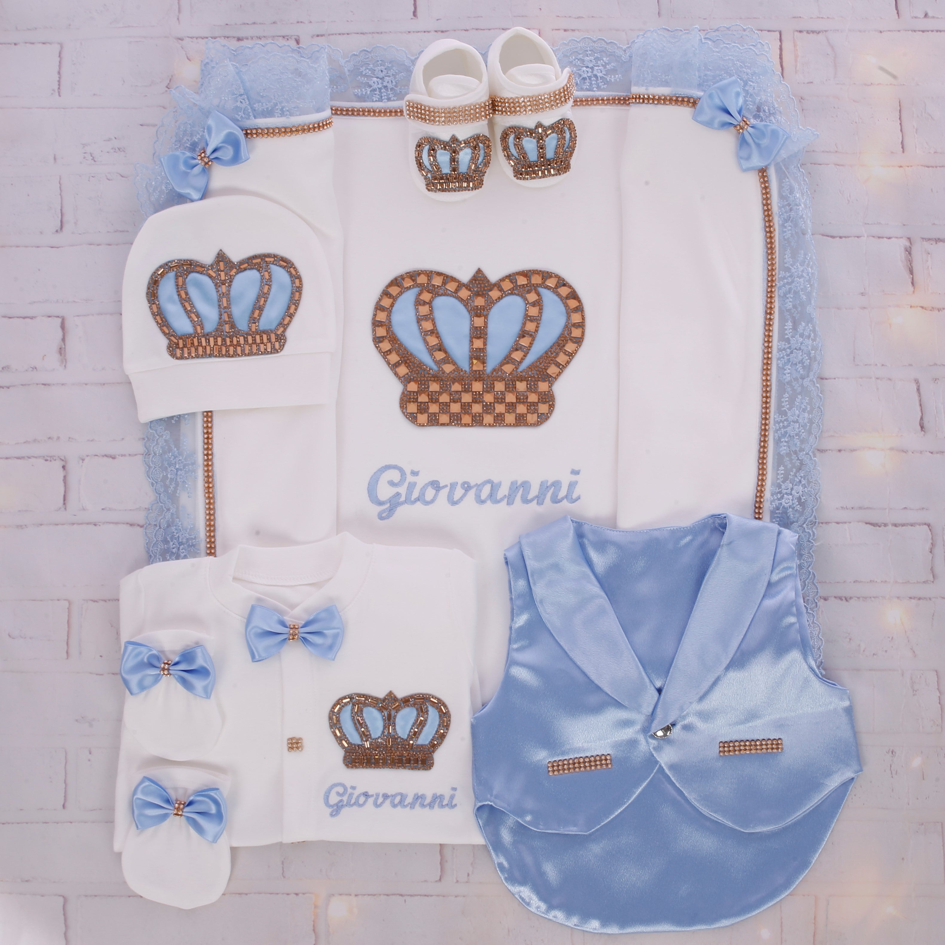 Conjunto de bebé niño Majestad coronado en blanco y azul